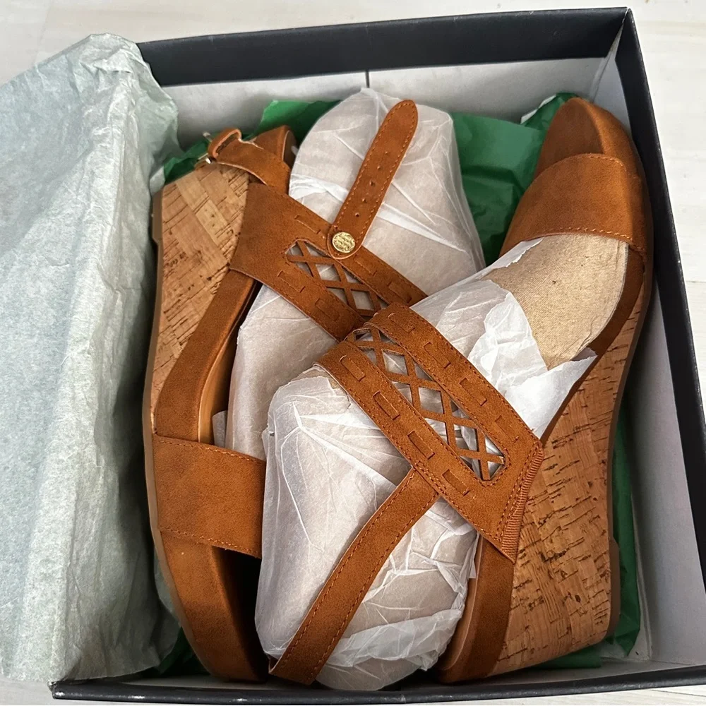 Like New Tommy Hilfiger Tan Cork Wedge Jenesis Sandals, 7.5